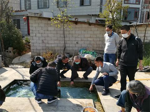 图4 江城镇温泉村现场调研.jpg