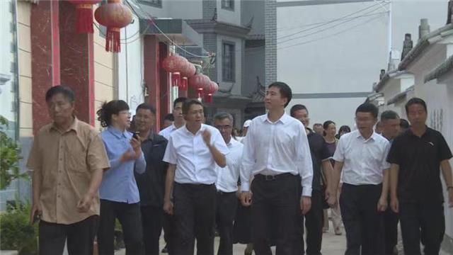 区长王晋,区委副书记迟荣友等领导的陪同下,先后深入江川区九溪镇