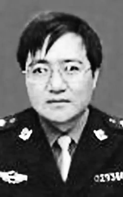 10周彦伟.jpg 10周彦伟.jpg