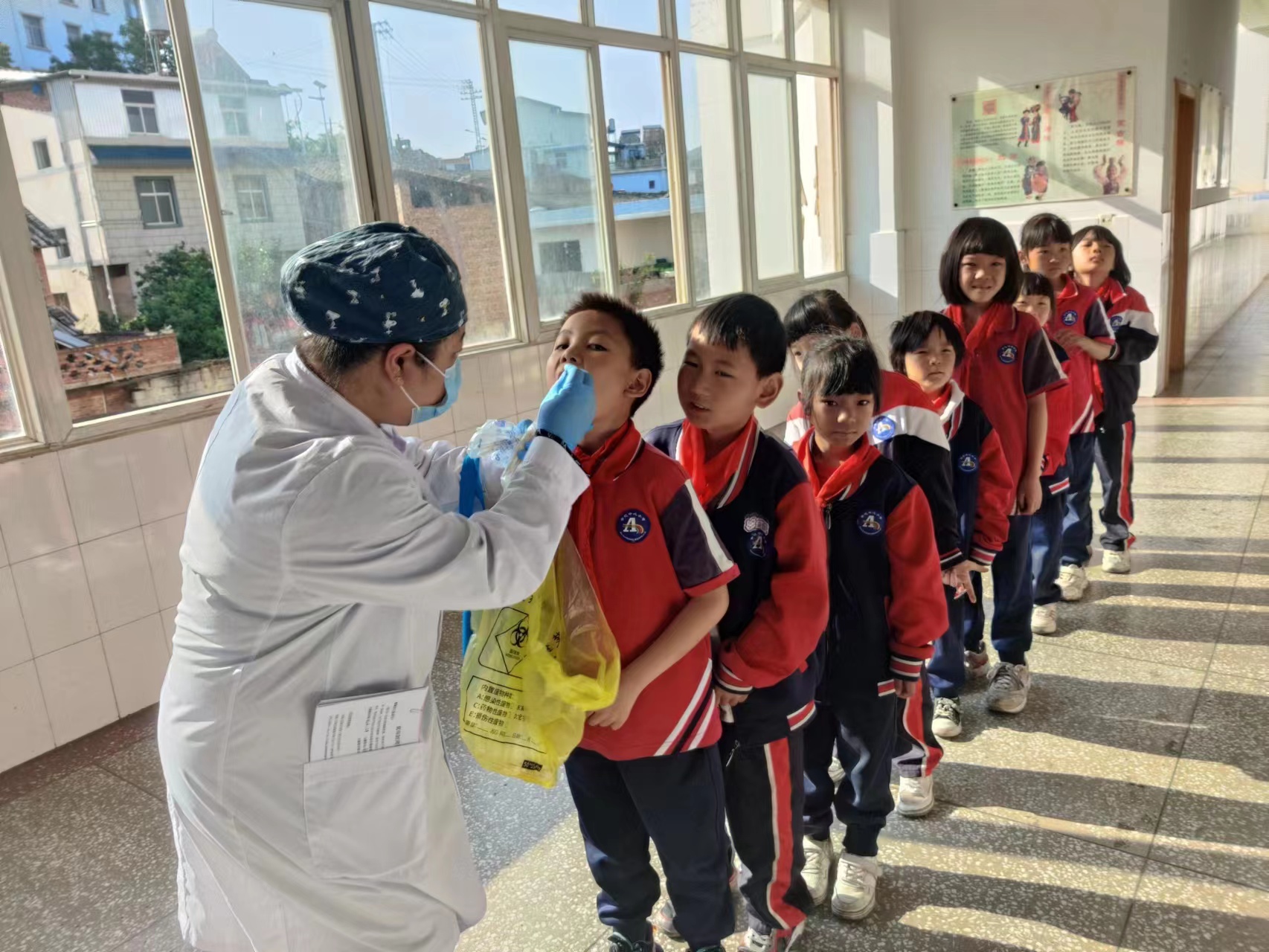 守护学生牙齿健康,窝沟封闭筛查进校园.jpg 守护学生牙齿健康,窝沟封闭筛查进校园.jpg