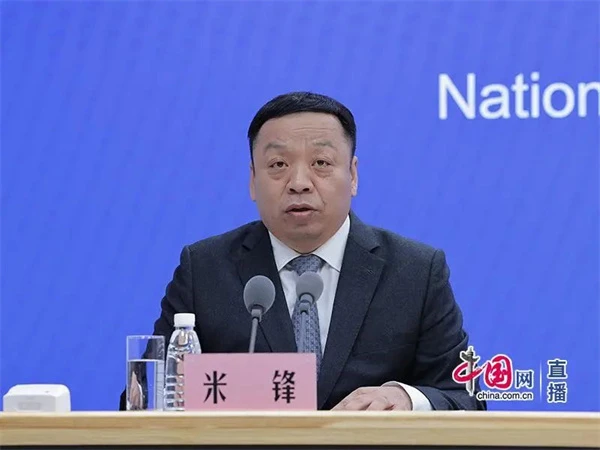 国家卫生健康委新闻发言人、宣传司副司长 米锋.jpg
