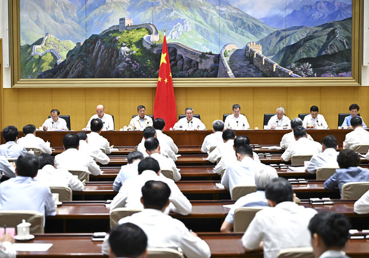 83dcbb7046d9487db9c4212c0cd0a52e.jpg 83dcbb7046d9487db9c4212c0cd0a52e.jpg