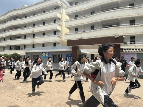 图2 学校演练.png 图2 学校演练.png