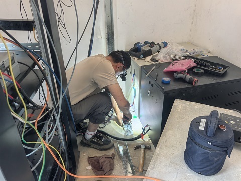 271536283fmo.jpg
