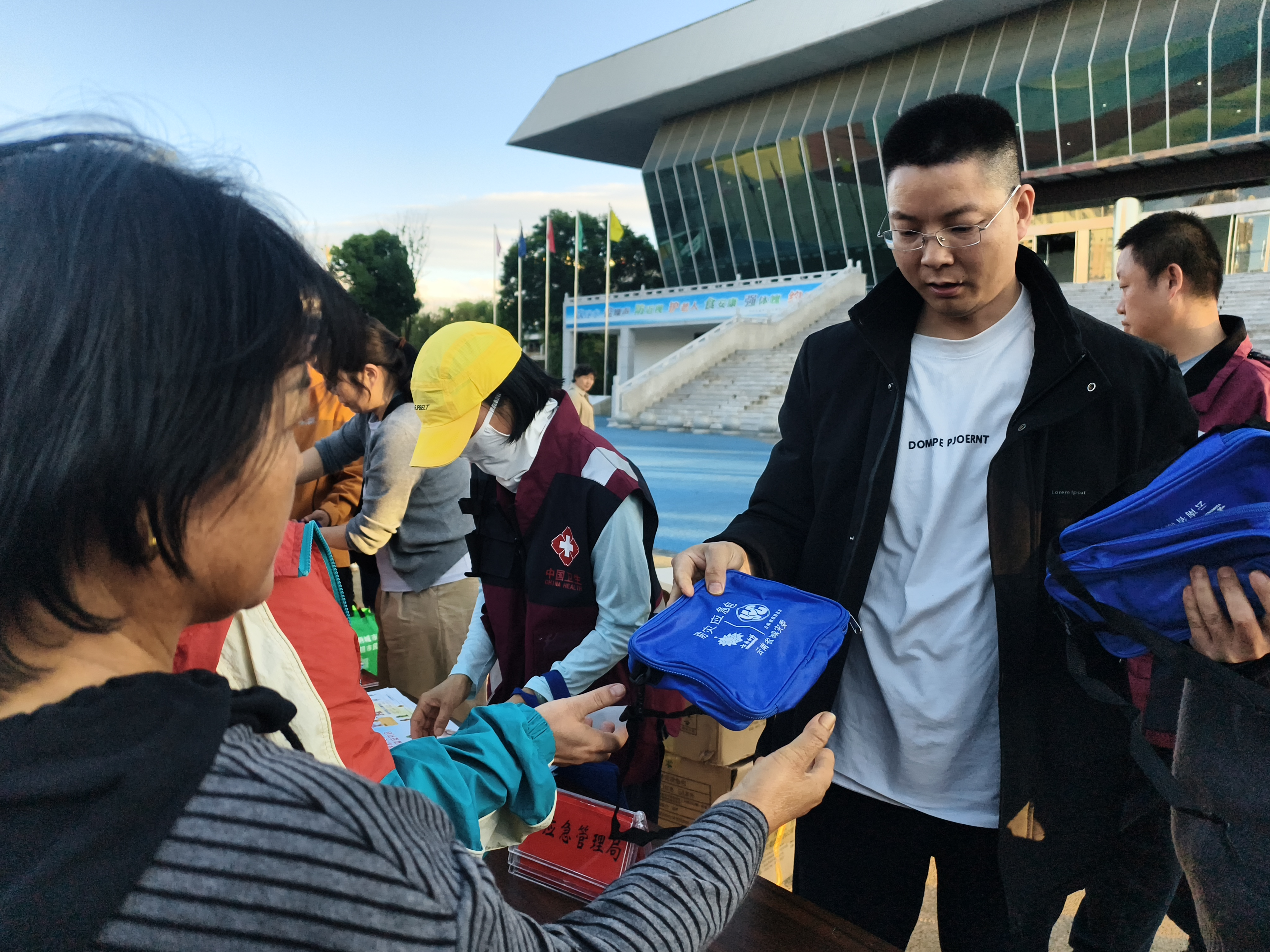 图片2.png 图片2.png